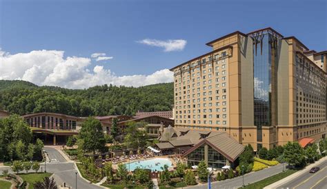 Harrah s cherokee - Experience Elegance at Harrah's Cherokee Casino Resort. Immerse yourself in the beauty of western North Carolina at the Harrah’s Cherokee Casino Resort. This 21-story hotel combines the serenity of the mountains with the luxury of upscale accommodations, offering an unforgettable experience. Spacious Luxury Rooms: Enjoy the comfort of 1,108 ...